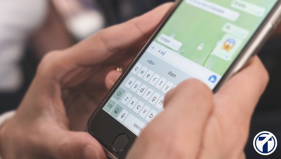 ¿Se puede incluir a un trabajador en un grupo de WhatsApp sin su consentimiento?