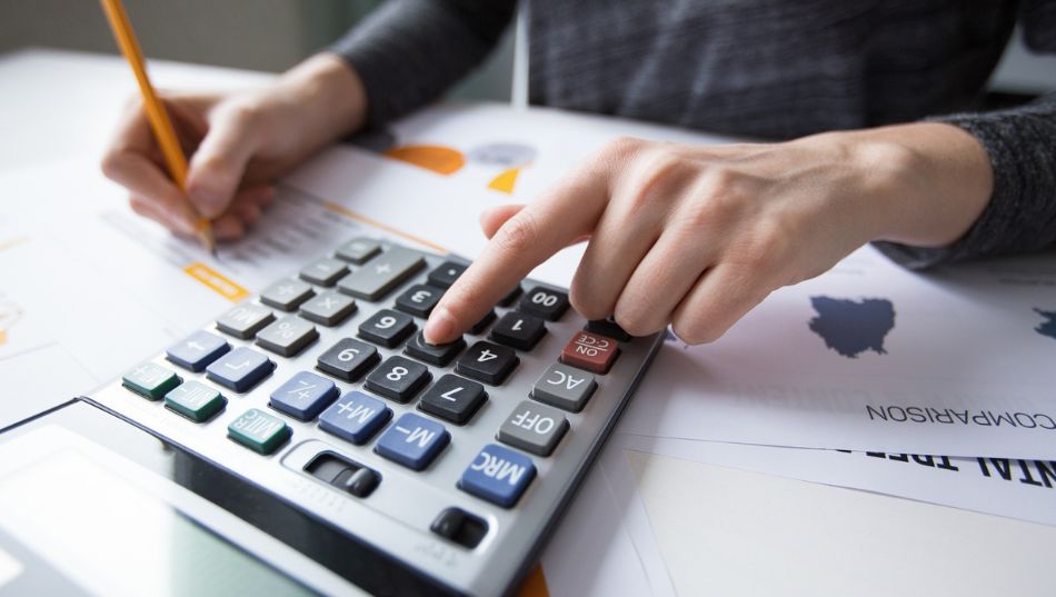 Qué es la base imponible de una factura y cómo se calcula